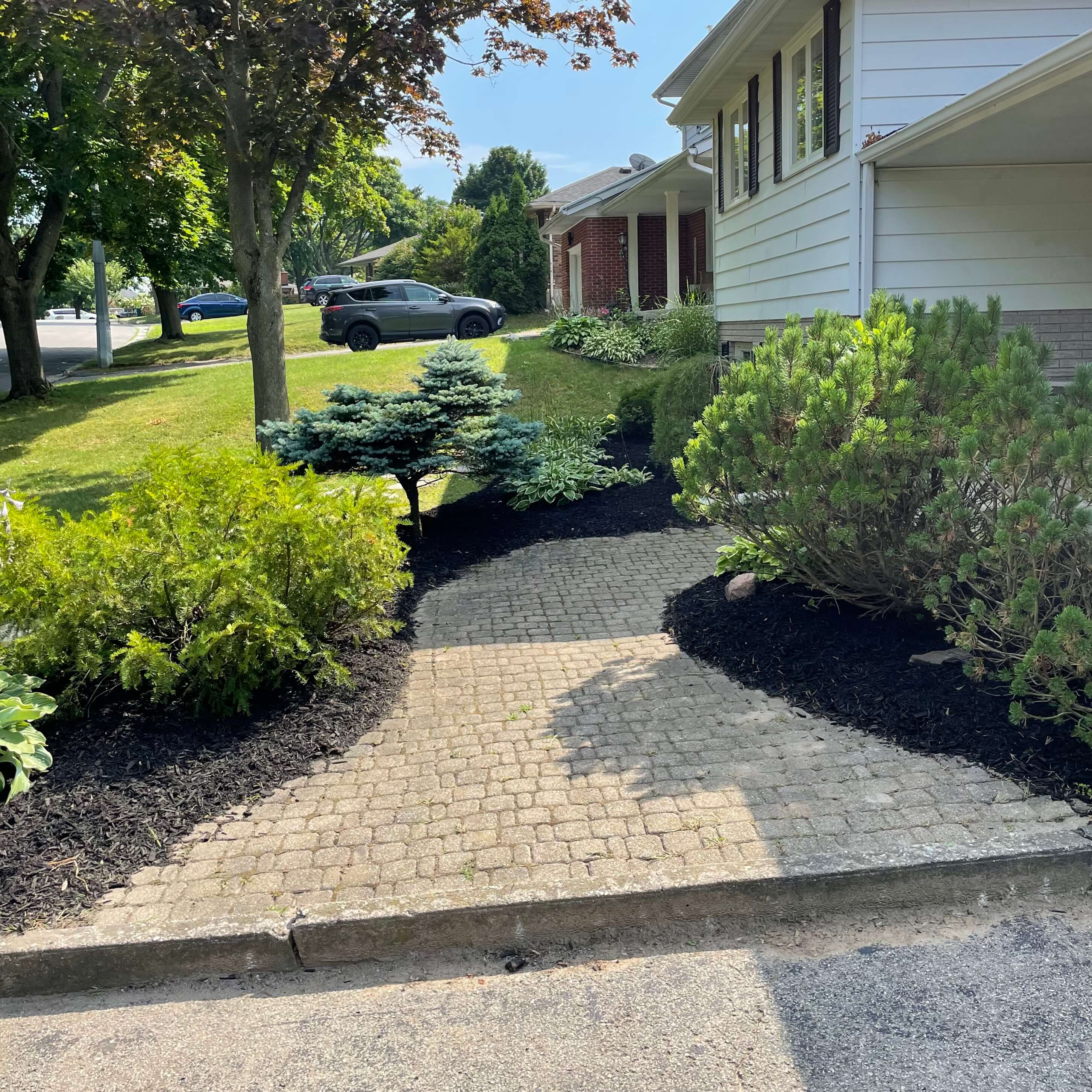 Beautiful mulch installation at a residential home in Simcoe